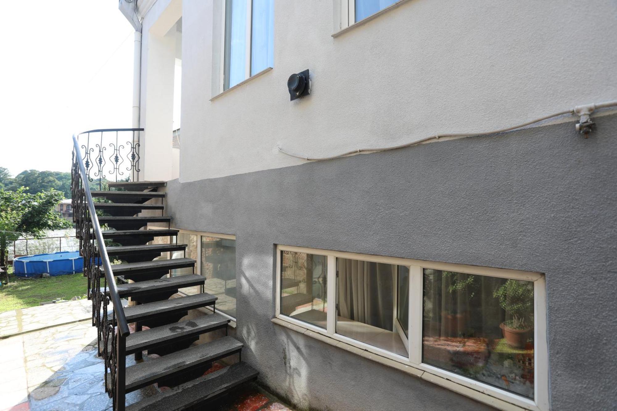 Aparthotel Rioni Kutaisi Exterior photo